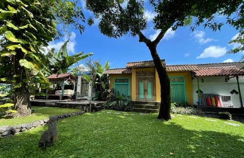 Amlapura Bed & Breakfast | Oemah Gebagan 78 Akasha Room B&B