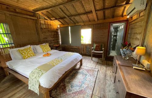 Amlapura Bed & Breakfast | Oemah Gebagan 78 Pertiwi Room