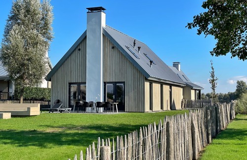 Tholen House | Oesterdam Resort by Interhome