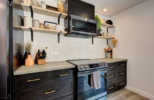 Southeast Boise House | Off-Broadway - Modern w/outdoor oasis of fun