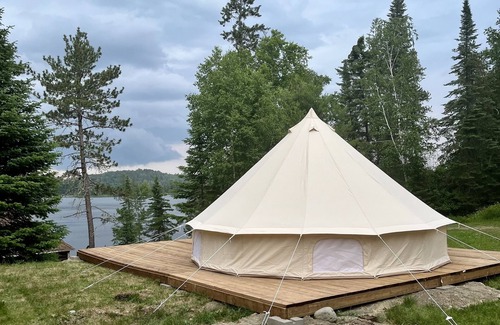 Sioux Narrows Nestor Falls House | Off Grid Glamping Tent with shared Hot tub, and Sauna!