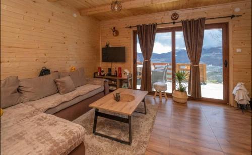 Cetinje House | Off-grid house Majstori