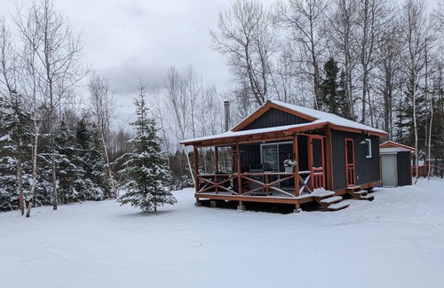 Garson Cabin | Off grid Rustic Cabin