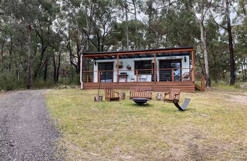 Nar Nar Goon North Cabin | Off grid tiny house bush escape
