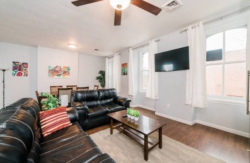 Manchester Apartment | Off-Street Parking - Washer & Dryer - GroupStay