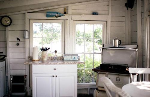 Mac Mahan House | Off-The-Grid Cottage Rental with Beautiful Views on Crow Island, Maine