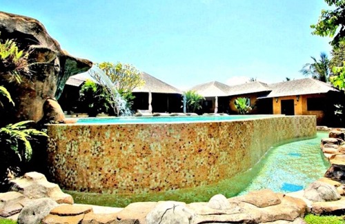 Padonan Villa | OFFER! Luxury 5 BR Villa with 18m Pool!