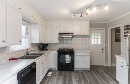 Gastonia House | office space plus a 🖨 & WIFI/ Loray mills
