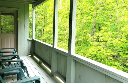 Bartlett Cottage | Official Seasons RMC Condo 18D - 2 bedrooms - sleeps 4 - No Fees