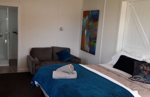 Fernside House | Oh so peaceful! Stunning rural view, hot spa pool,small dogs welcome.