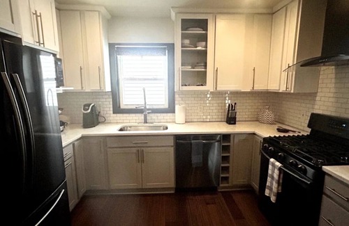 Detroit - Shoreway House | Ohio City Updated Franklin Blvd 2nd Floor Home