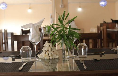 Andasibe Hotel | Oka Forest Lodge Andasibe