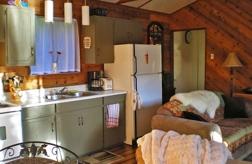 Okanagan-Similkameen Cottage | Okanagan Lakefront Cottage at Twin Lakes