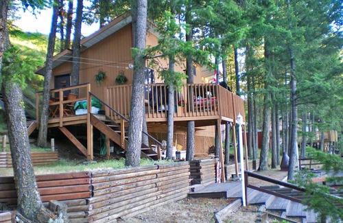 Okanagan-Similkameen Cottage | Okanagan Lakefront Cottage at Twin Lakes