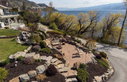 Central Okanagan House | Okanagan | LakesideHome | HotTub & Pool | Licensed