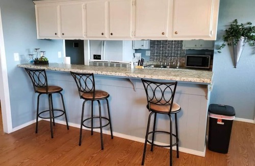 Oklahoma City House | OKC - Curtis · Self Check-in-King-Fast wifi-20min 2 anywhere