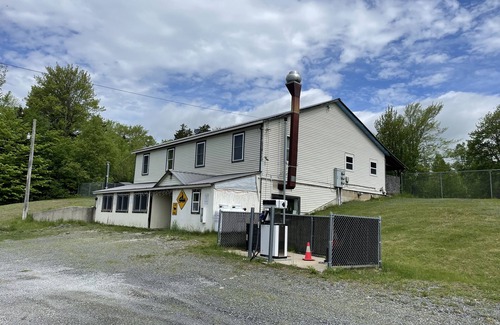 Mount Holly Apartment | Okemo getaway. Cozy 2 bedroom just 5 miles from Okemo, 12 miles to killington.