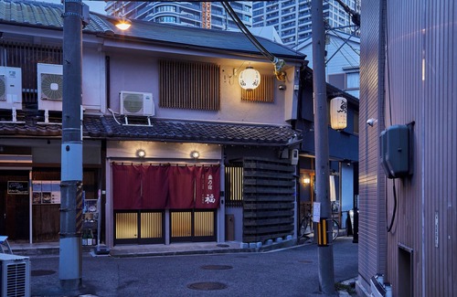 Fukushima House | Okunoyado Fuku 2F [Accommodates up to 7 people] 4-way access for comfortable travel! One stop from Osaka Station and a 5-minute walk from JR Fukushima Station! 3 stations and 15 minutes to USJ!