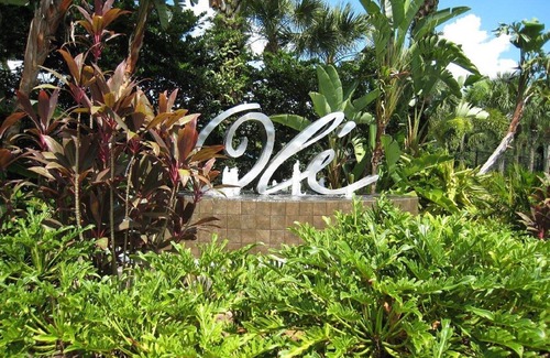 Naples Condo | Olé Lely, 3 BR, 2.5 Bath, Sleeps 8. Professionally Decorated - New Furniture!