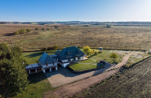 Eglinton House | 'Old Alloway'- 7 Bedrooms/Sleeps 17 -9mins to CBD