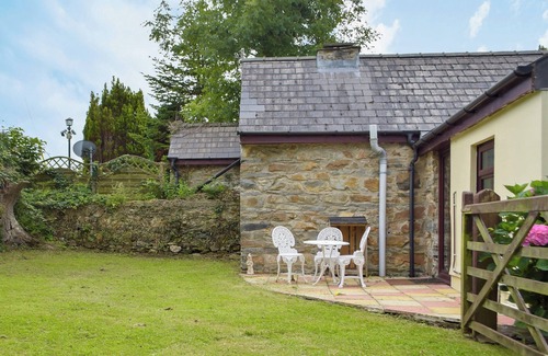 Dinas Cross Cottage | Old Chapel Cottage - Dinas Country Club
