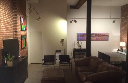 Center City East Condo | Old City - Spacious Bii-Level Loft