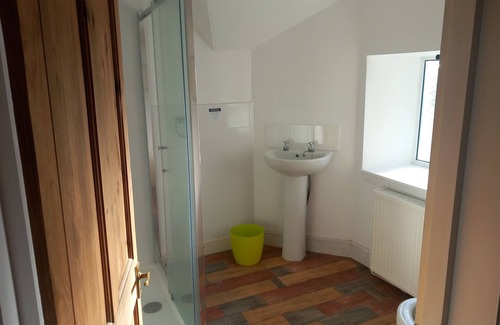Hawick Cabin | Old Coaching Inn with 6 cabins - sleeps 14 to 24