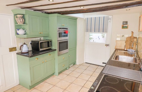 Whitchurch Canonicorum Cottage | OLD CROSS COTTAGE, pet friendly in Whitchurch Canonicorum
