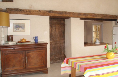 La Jaudonniere House | Old farmhouse renovated in a setting of meadows and forests.