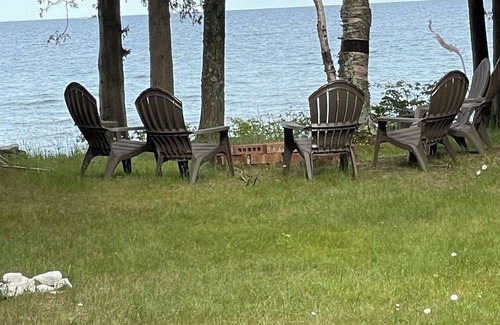 Sturgeon Bay Cabin | Old Fashioned Suite - Cottage on the shores of Lake Michigan