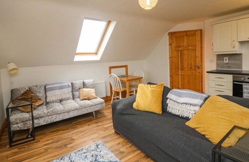 Slade Cottage | OLD FIELD HIDEAWAY, family friendly in Fethard-On-Sea, County Wexford