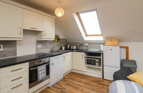 Slade Cottage | OLD FIELD HIDEAWAY, family friendly in Fethard-On-Sea, County Wexford