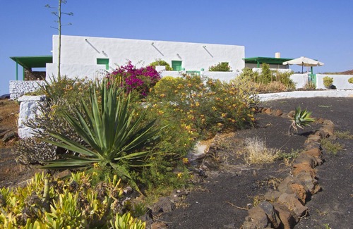 Yaiza Cottage | Old finca with sea views