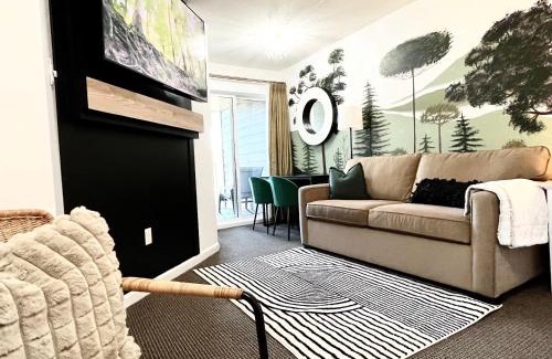 Regional District of Nanaimo Apartment | Old Forest Resort Suite Heated Pool Hot Tub Sauna Beach Vancouver Island