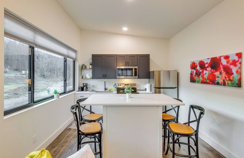 Old Fort House | Old Fort Retreat, Direct Access to Mill Creek