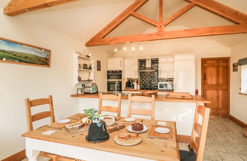 Leyburn Cottage | OLD HALL BYRE, pet friendly, with open fire in Carlton-In-Coverdale
