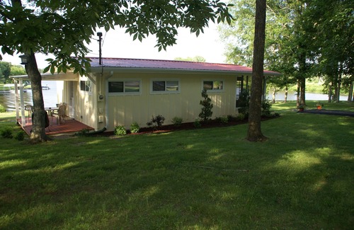 Lebanon Cabin | Old Hickory Lake's Moonlit Bay Honeymoon Cabin - 25 miles from Nashville