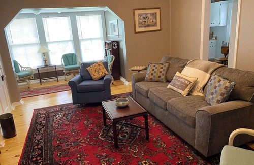 Latta House | Old Home in the Hub of Latta
