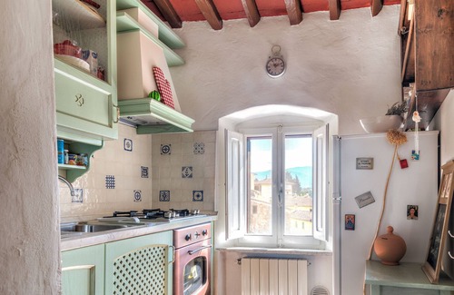 Bibbona House | Old house with garden in the center of Bibbona, with a view to