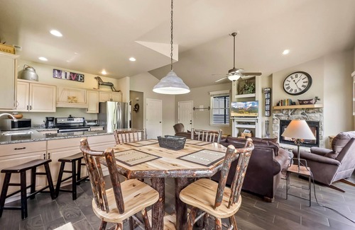 Camdenton Cottage | Old Kinderhook Cottage, Golf Club & Spa.