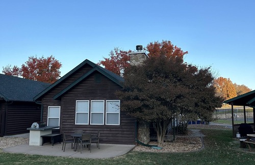 Camdenton Cottage | Old Kinderhook Creekside Golf Cottage #14