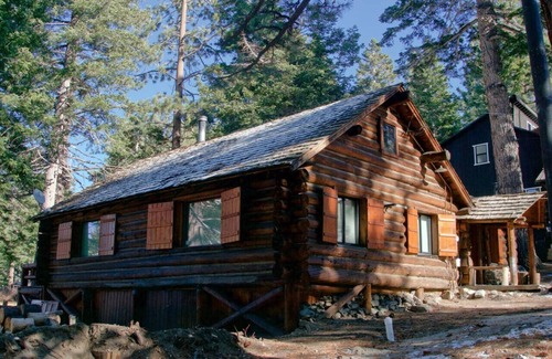 Sunny Slopes Cabin | Old Mammoth Revived Historic Escape | Ski | Trails
