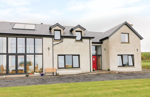 Loskeran House | OLD PARISH, pet friendly, with open fire in Ring, County Waterford
