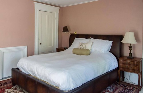 Kennebunkport Bed & Breakfast | Old parsonage B&B