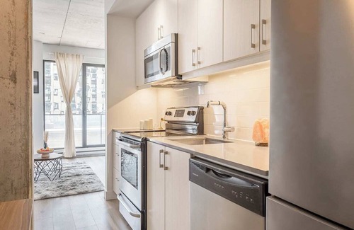 International District Apartment | Old Port Gem | Walkscore 100 | Prime Location