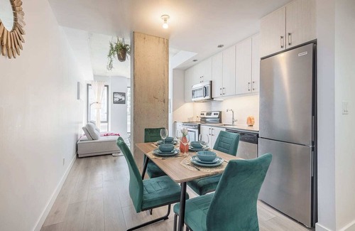 International District Apartment | Old Port Gem | Walkscore 100 | Prime Location
