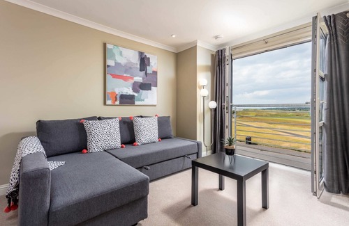 Prestwick Apartment | Old Prestwick View - Donnini Apartments
