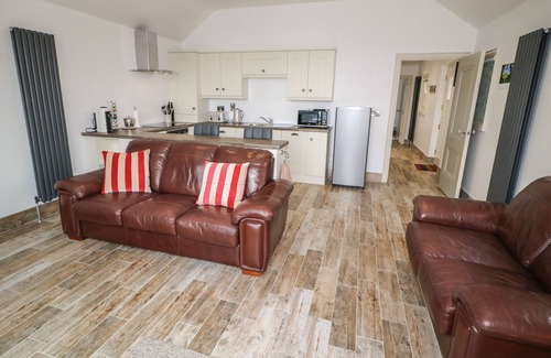 Limavady Cottage | OLD SHOP COTTAGE, family friendly, with hot tub in Limavady