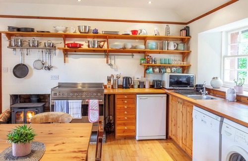 Dunbar Cottage | OLD SMIDDY COTTAGE, pet friendly, with open fire in Haddington