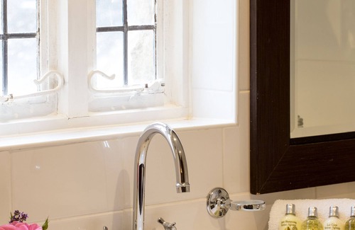 Minster Lovell Hotel | Old Swan